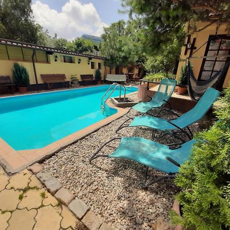 Casa Mica Guesthouse บูคาเรสต์ ภายนอก รูปภาพ