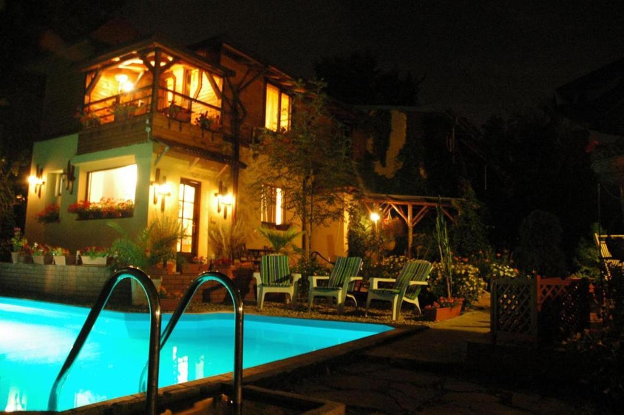 Casa Mica Guesthouse บูคาเรสต์ ภายนอก รูปภาพ
