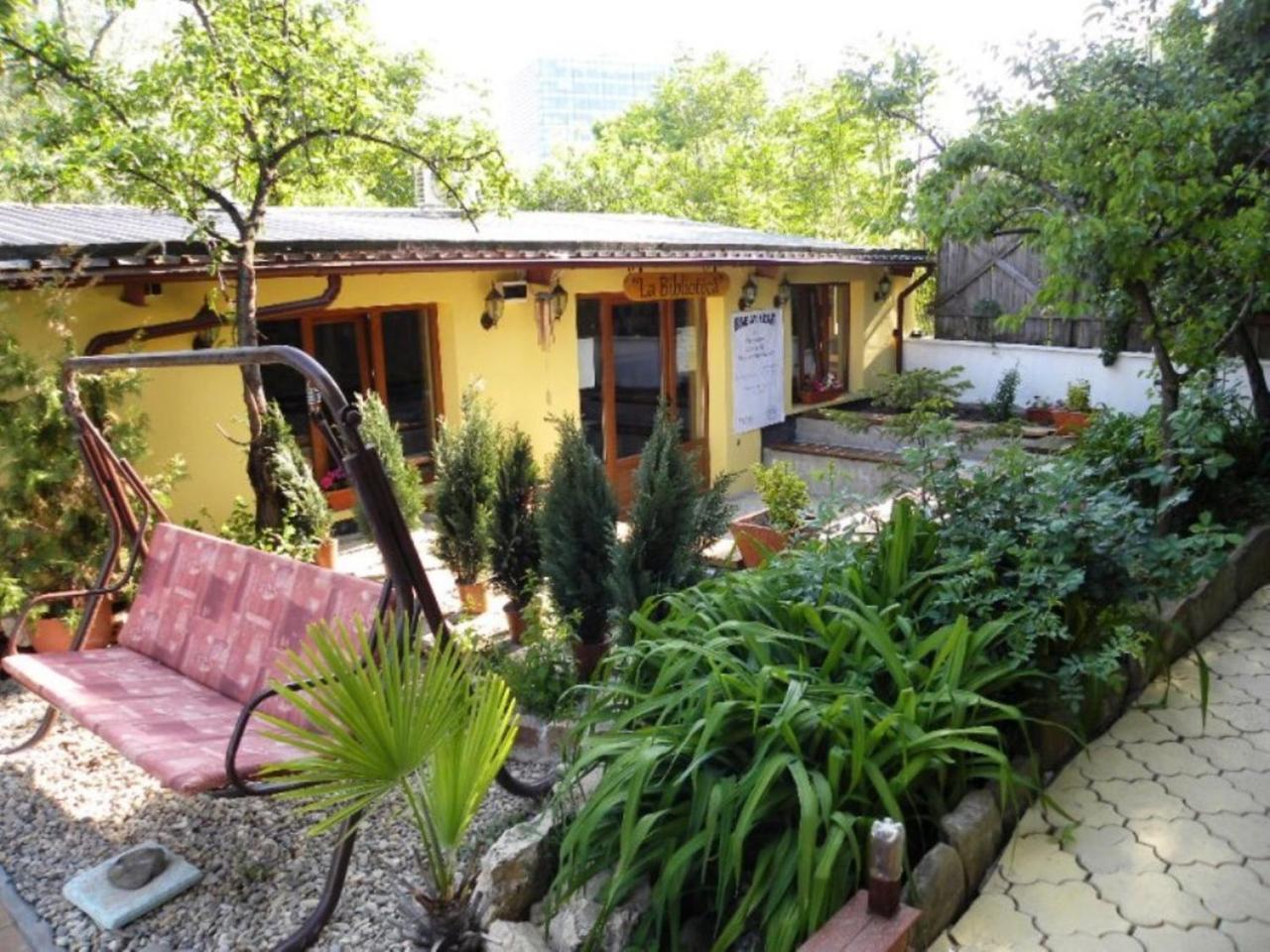 Casa Mica Guesthouse บูคาเรสต์ ภายนอก รูปภาพ