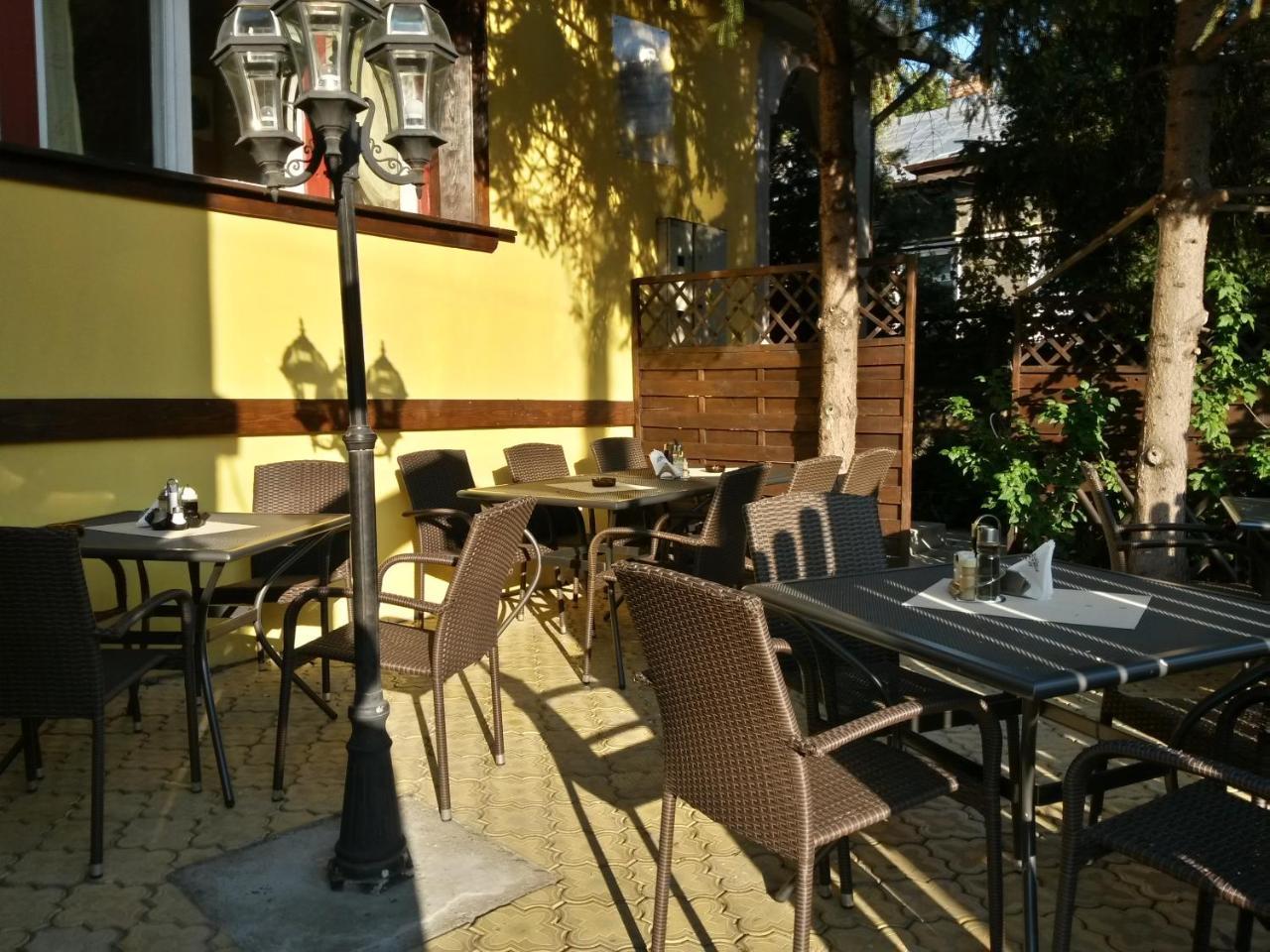 Casa Mica Guesthouse บูคาเรสต์ ภายนอก รูปภาพ