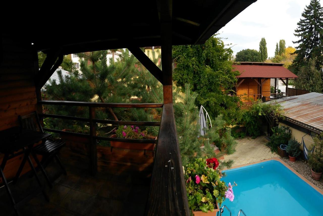 Casa Mica Guesthouse บูคาเรสต์ ภายนอก รูปภาพ