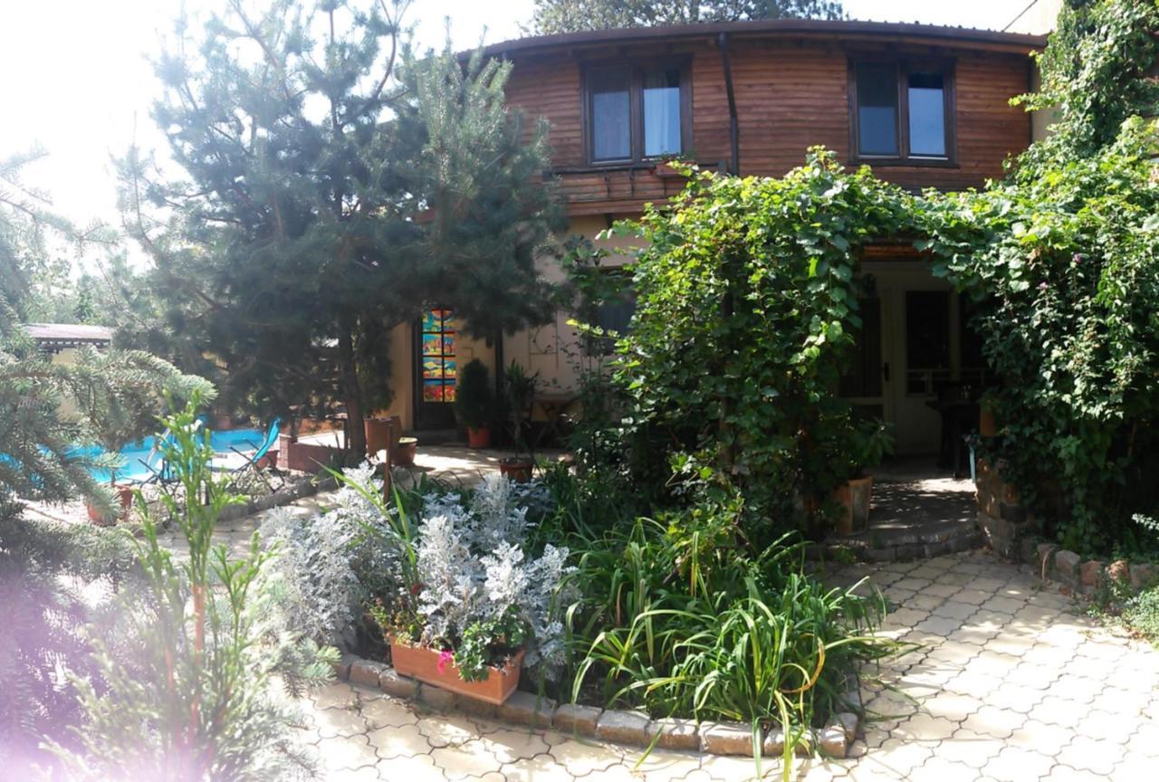 Casa Mica Guesthouse บูคาเรสต์ ภายนอก รูปภาพ