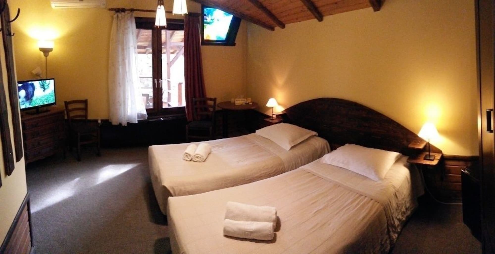 Casa Mica Guesthouse บูคาเรสต์ ภายนอก รูปภาพ