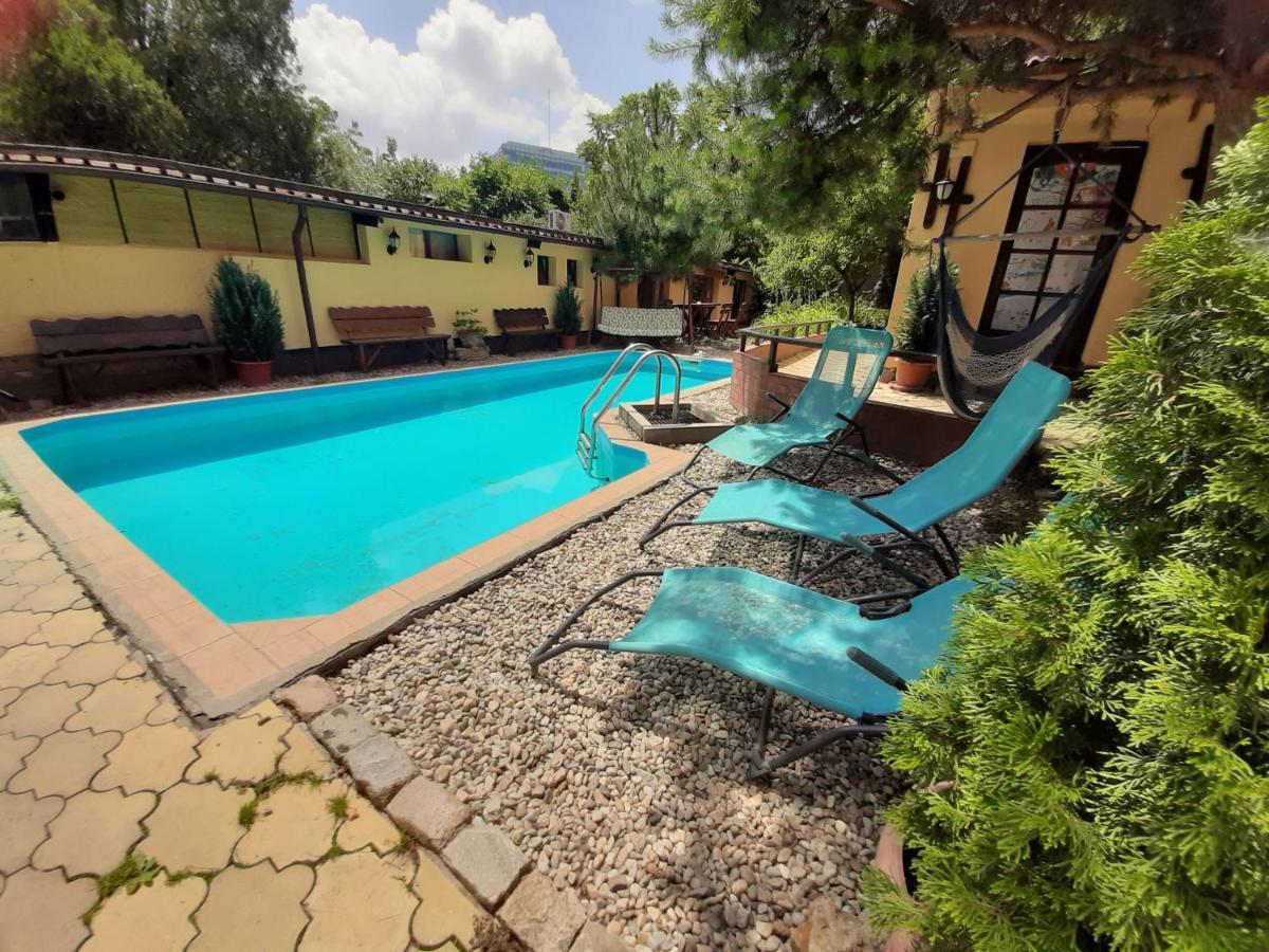 Casa Mica Guesthouse บูคาเรสต์ ภายนอก รูปภาพ